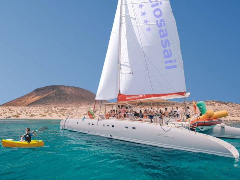 excursión en catamaran la graciosa